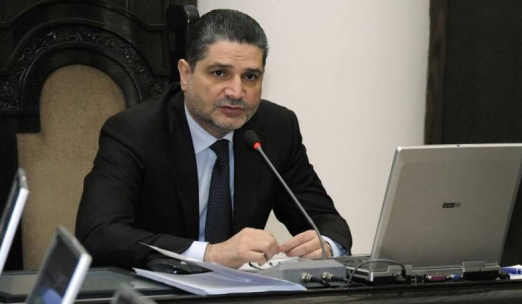 2b53ae2e5fe4e62acd0dc765d9cc221e