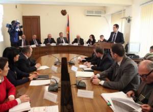 Կլանել է փոքր լցակայանները