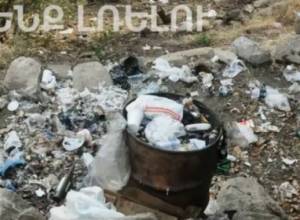 «Չենք լռելու». Նժդեհի գերեզմանի շրջակայքը՝ խոզանոց