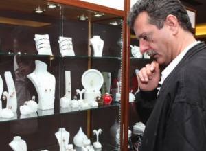 Առաջին անգամ՝ շարժվող քարով մատանի