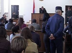 Տուժող բժիշկը պատասխանում էր հարցերին