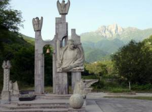 Տեղադրվել են Նժդեհի ասույթներով պաստառներ