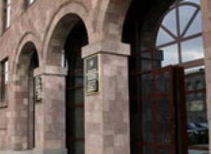 Ինքնահրկիզման փորձ դատարանի մոտ