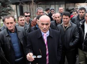 Բողոքի ակցիա՝ նախագահականի դիմաց