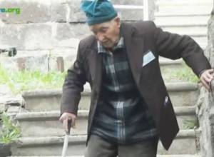 102-ամյա գյումրեցու պահանջը քաղաքապետարանից