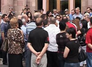 Ինչո՞ւ են փակել առեւտրի կենտրոնը