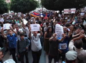 Քաղաքացիները տոնում են հաղթանակը