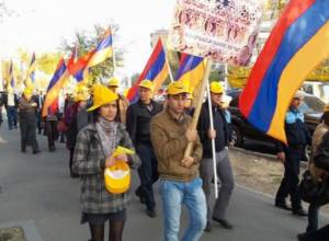 Նախախորհրդարանի երթը՝ ուղիղ հեռարձակմամբ