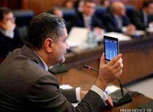 Հայկական առաջին պլանշետը՝ վարչապետին