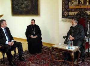 Կաթողիկոսն ընդունեց Ռումինիայի դեսպանին