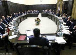 Այգի՝ «Զվարթնոց»-ի տարածքում