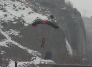 Եկել էին թռչելու Նոր Հաճընի կամուրջից