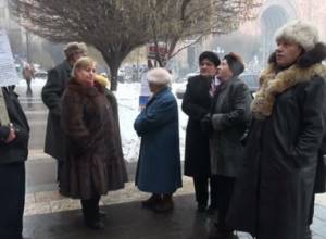 Հյուսիսային պողոտայի նախկին բնակիչները՝ կառավարության մոտ