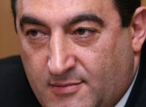 Вардан Айвазян защищает производителей пирожков 