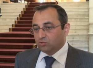 Արծվիկ Մինասյանը կոչ է անում ֆոնդեր չընտրել