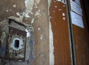 Остались в лифте