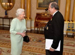 Ambassador Sargsyan presented his credentials to the UK Queen