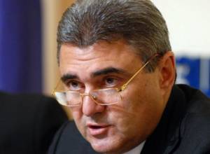 Арутюн Кушкян - министр здравоохранения НКР