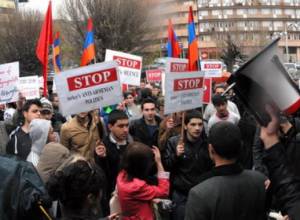 Protest at UNO office: “Kessab is ours, we are Kessab’s”