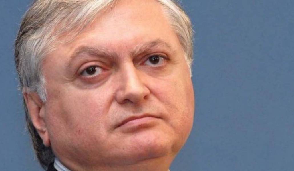 9880af07188d7df51eba11e6c75a3483