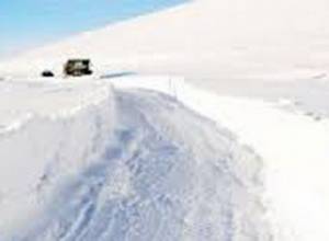 Heavy snowfall blocked roads in Armenia 