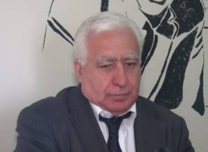 «Օպերային թատրոնի տնօրենը՝ «անապատի արեւ» շարքից»