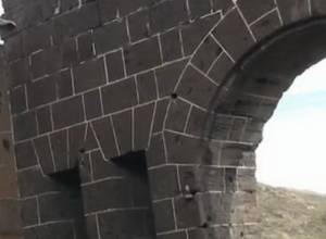 Ավերակների վերածվող ամրոցներ