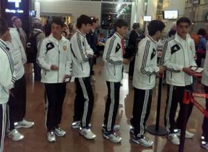 17-летние футболисты отбыли в Македонию