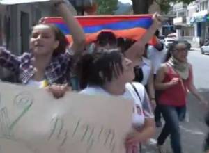 «Չենք վճարելու 70 դրամ, վճարել միայն 50 դրամ ».Կապանում ակցիա են անում երեխաները