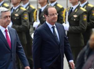 French President arrives in Armenia