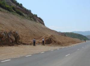 Լարս ավտոճանապարհը դեռեւս փակ է