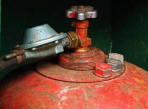 The overthrow of “Gas cylinders triumphant march”