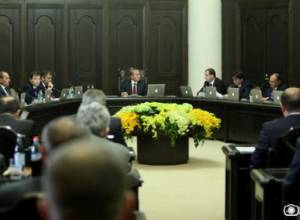 Why was Deputy Minister of Economy sacked?