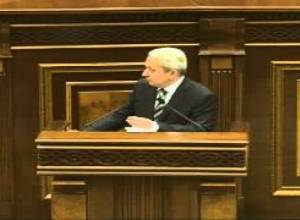 Նաիրա Զոհրաբյանը գանձապետից պահանջում է ռեբուսի բացատրությունը