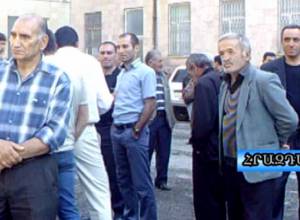 4 человека получили удар из-за  завода "Мика Цемент"