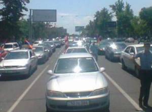 Ոստիկանները փակել են Արշակունյաց պողոտան