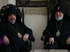 Армянский патриарх Иерусалима прибыл в Св. Эчмиадзин