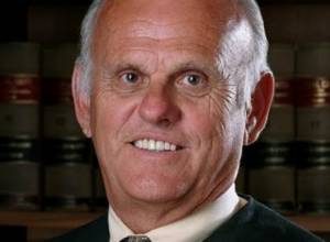 Судья Коенауэр проведет семинары