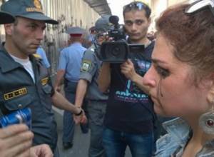 Traffic is closed: Policemen are beating people