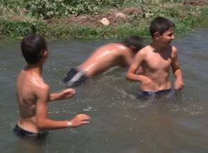 В селе Беркануш девочки не купаются - стыдно