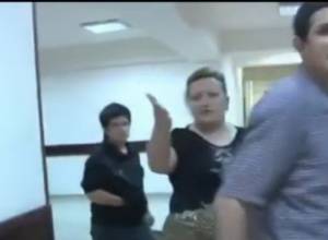 Бабушка подтолкнула внука на занятие попрошайничеством