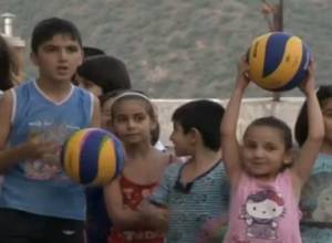 С лиц капанских детей исчезла улыбка