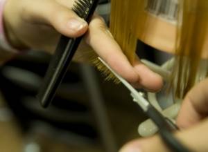 Цепочку украла парикмахер