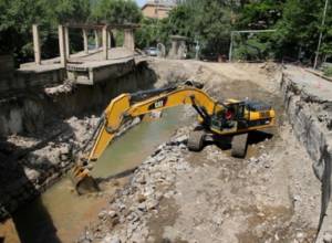 Ремонтируется дорога в Разданском ущелье