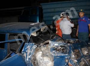Car collided with a truck: photos
