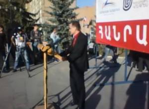 Серж Саргсян хочет власть и деньги