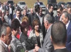 People line up to greet Syunik governor 