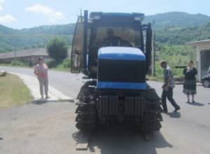«Հիմա եզները տրակտորի ո՞ր մասում էին կպցնելու»