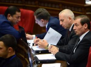 Armenian Parliament to continue special sitting today: Follow discussions live