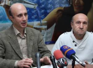 Заставляют жителей продавать только Майрапетяну